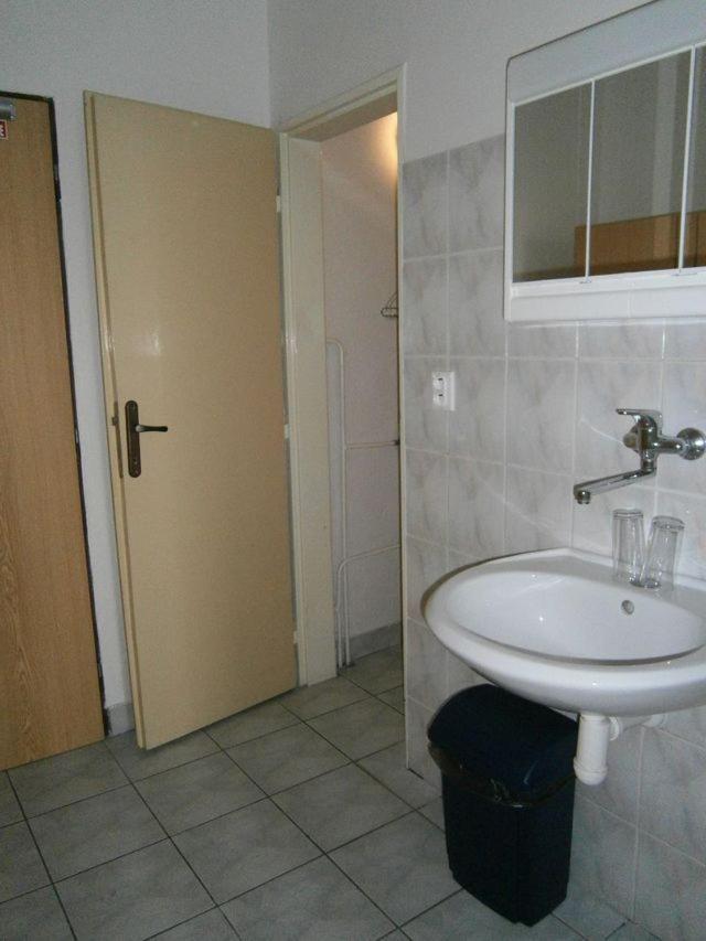 Hostel Narva บราติสลาวา ภายนอก รูปภาพ